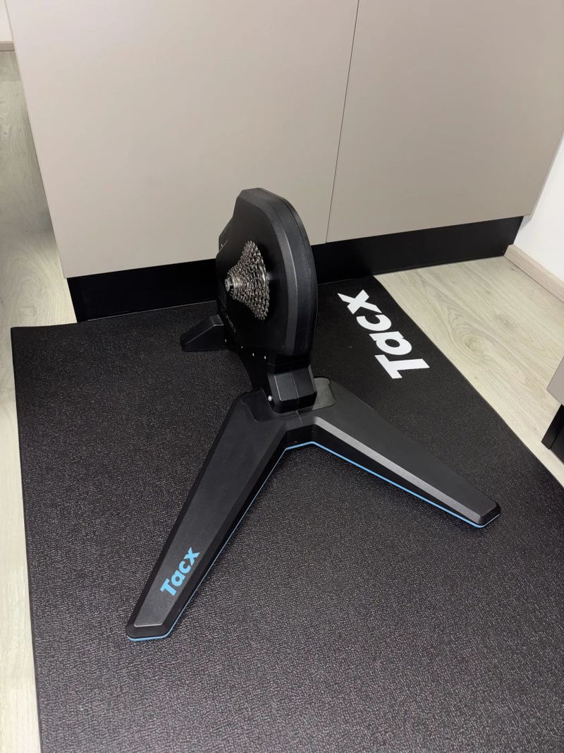 Prodám trenažér Tacx Flux 2 Smart