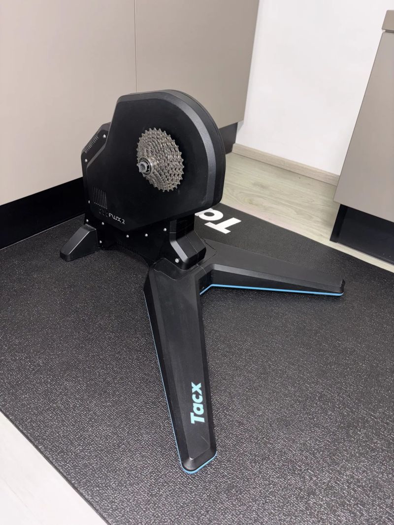 Prodám trenažér Tacx Flux 2 Smart
