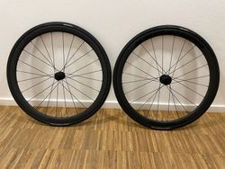 Zapletená kola Bontrager Aeolus Elite 35 TLR