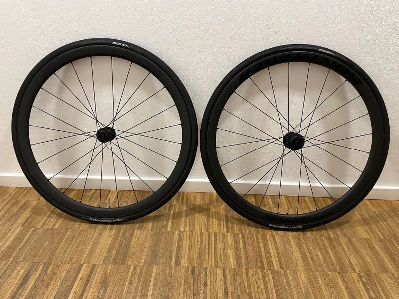 Zapletená kola Bontrager Aeolus Elite 35 TLR