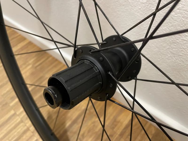 Zapletená kola Bontrager Aeolus Elite 35 TLR