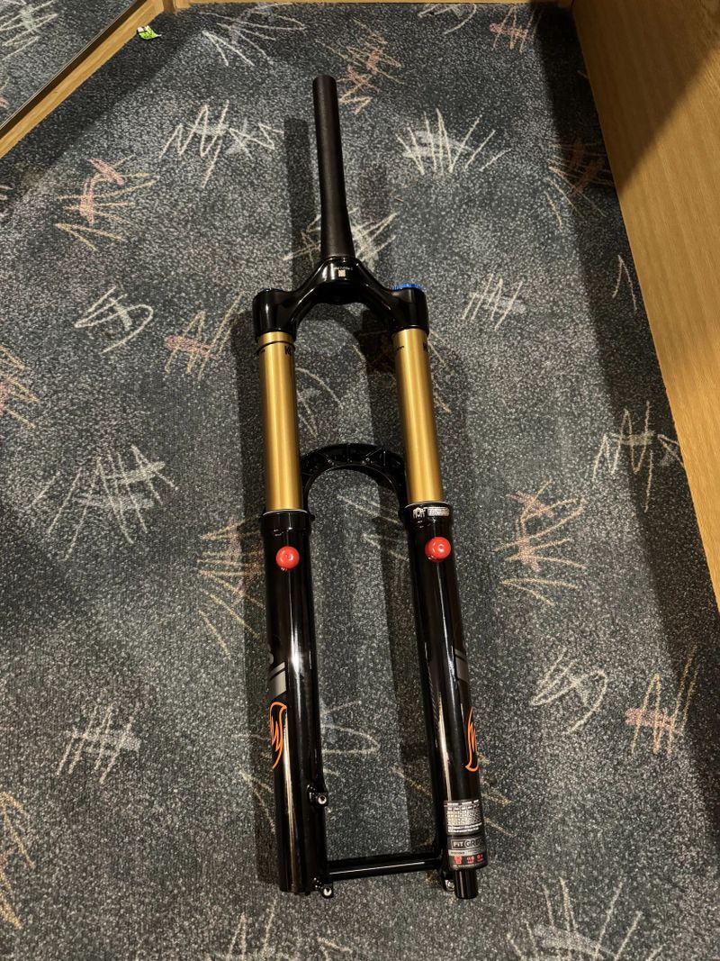 Fox 38 Factory 180mm 29" Grip2 15x110mm