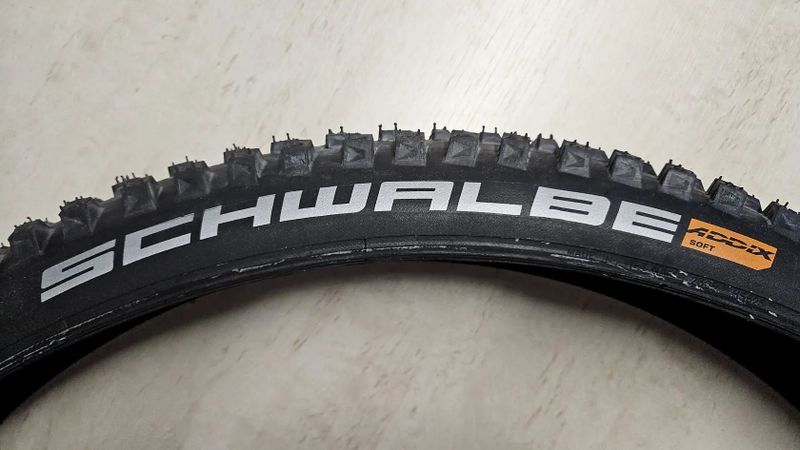 Prodám nové pneu Schwalbe TACKY CHAN 27.5x2.40