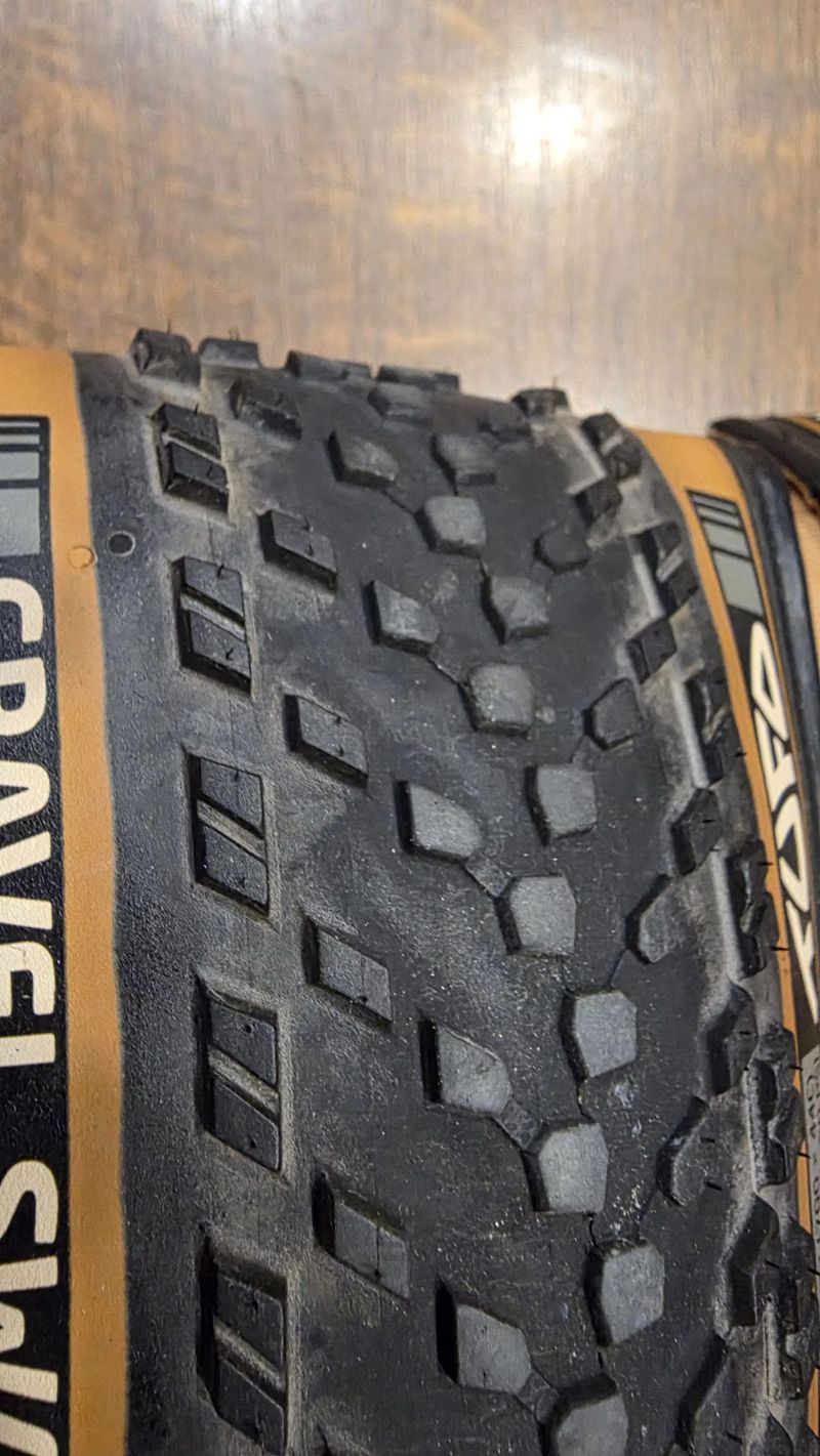 Gravel plášť TUFO SWAMPERO HD 700x44 vč. duší