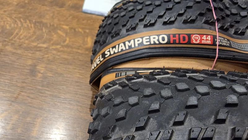 Gravel plášť TUFO SWAMPERO HD 700x44 vč. duší