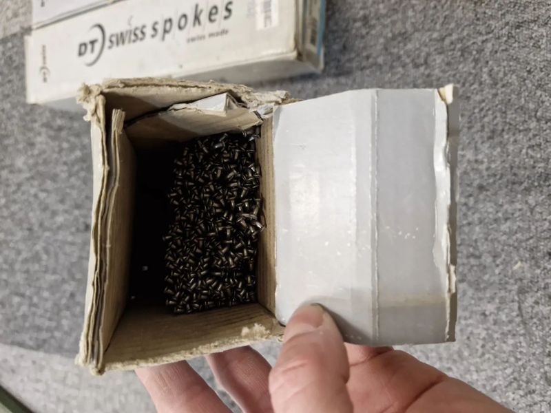 DT Swiss dráty stainless nerez 2,0 mm délka 252/255/264/282/284/290/292