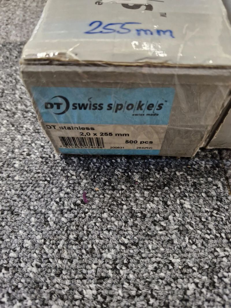 DT Swiss dráty stainless nerez 2,0 mm délka 252/255/264/282/284/290/292