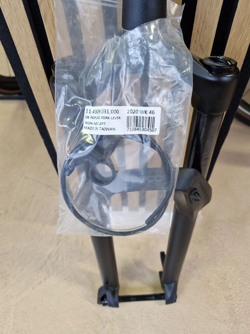 Rock Shox Recon 29 nová Poplock