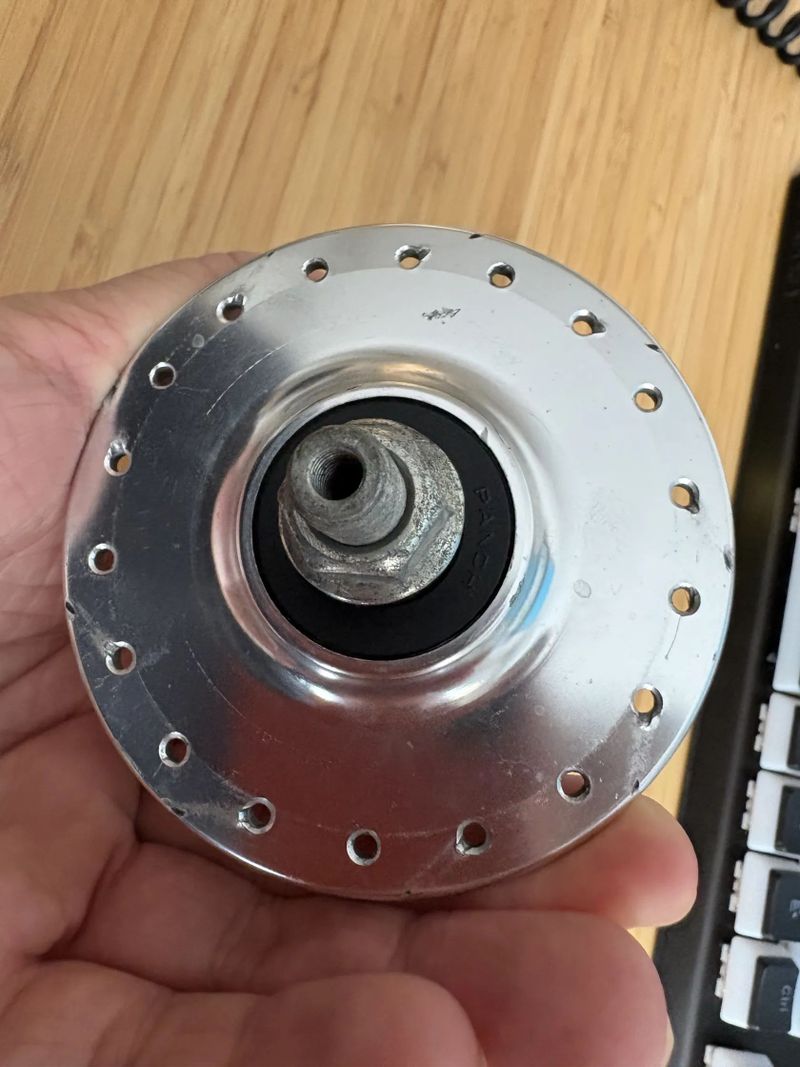 Věnuji dynamo AN LUN 36D přední rafkova brzda