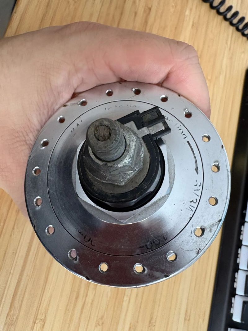 Věnuji dynamo AN LUN 36D přední rafkova brzda