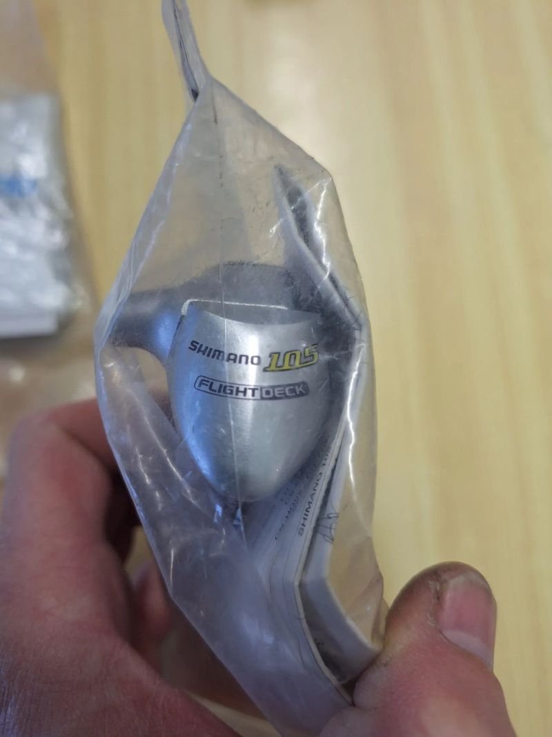 Prodám řadící páky Shimano