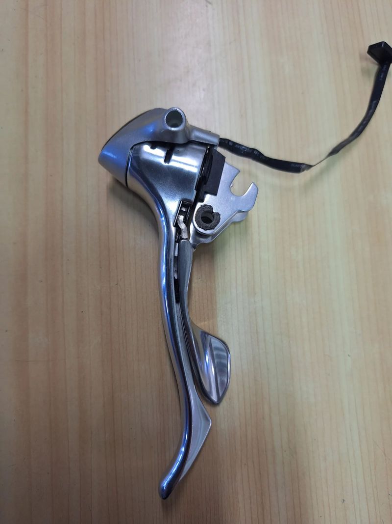 Prodám řadící páky Shimano