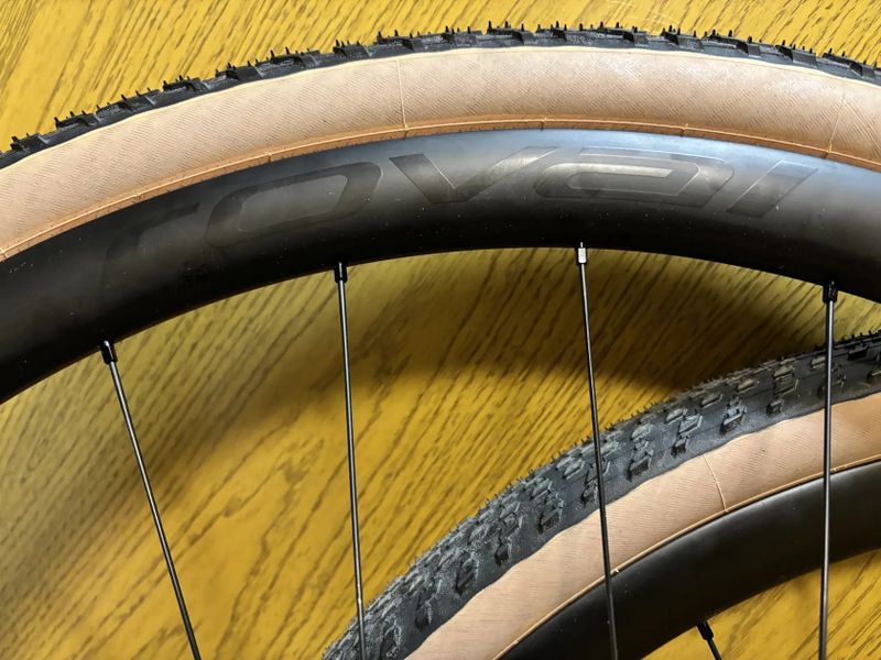 Gravel kola Specialized TERRA C + Specialized Tracer TLR