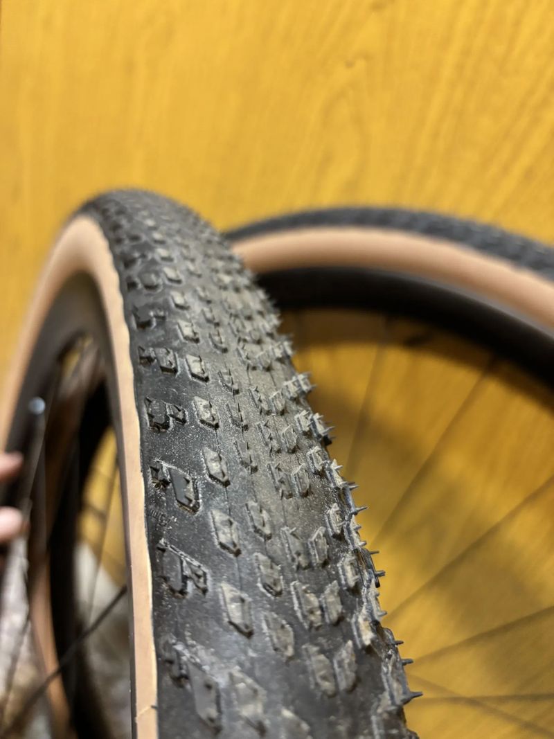 Gravel kola Specialized TERRA C + Specialized Tracer TLR