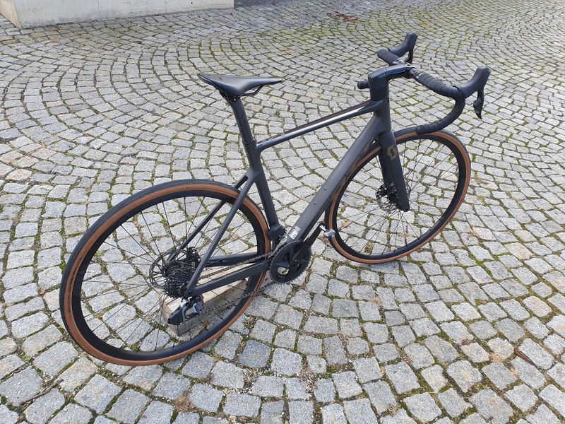 Scott ADDICT RC 30 vel.M model roku 2024 koupeno nové v CZ do října 2026 záruka výrobce