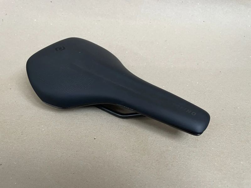 Sedlo Syncros Tofino V 1.5 Channel Titan Saddle