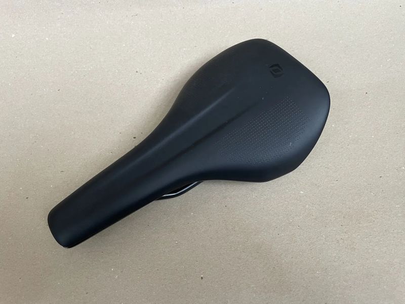 Sedlo Syncros Tofino V 1.5 Channel Titan Saddle