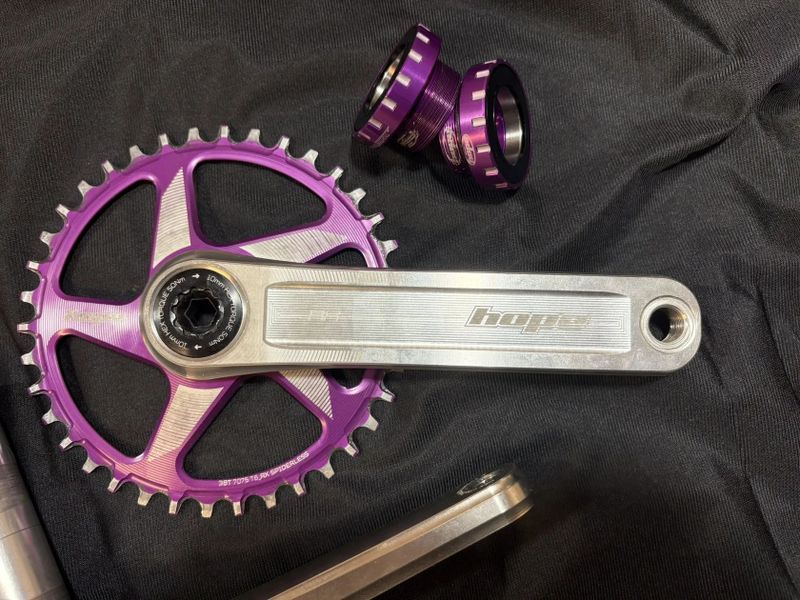 kliky Hope 172,5 mm (převodník 38) + středové složení 