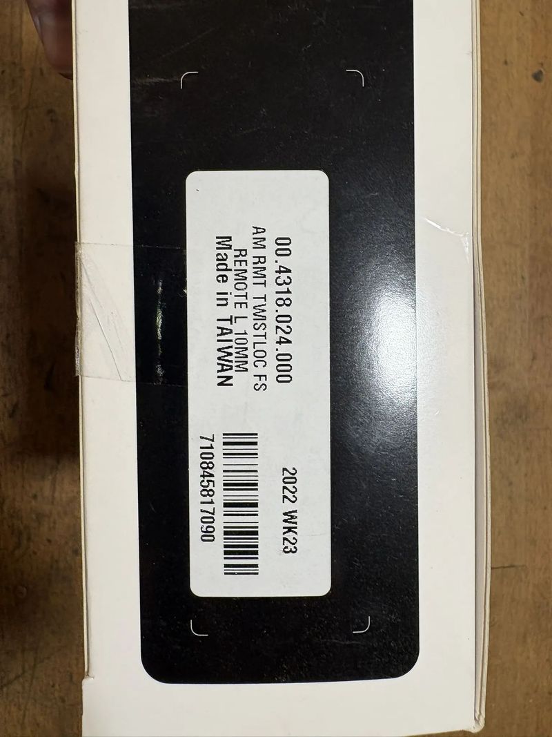 RockShox TwistLoc Sprint otočné zamykání vidlice a tlumiče/gripy pravé - OEM