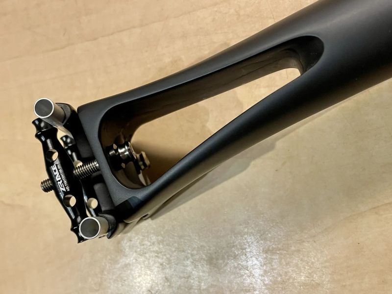 Karbonová sedlovka Velion SP-01, 30.9mm 400mm 168g Carbon Seatpost