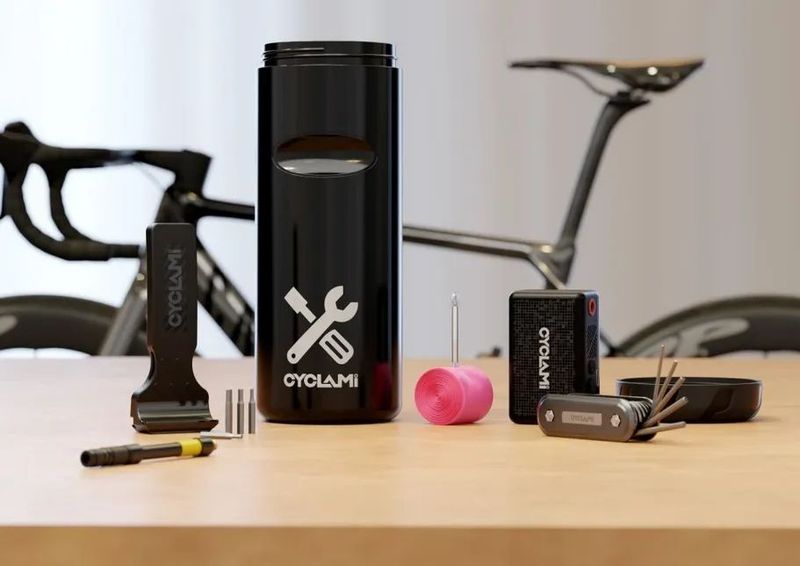 CYCLAMI láhev na nářadí na kolo + nářadí + duše