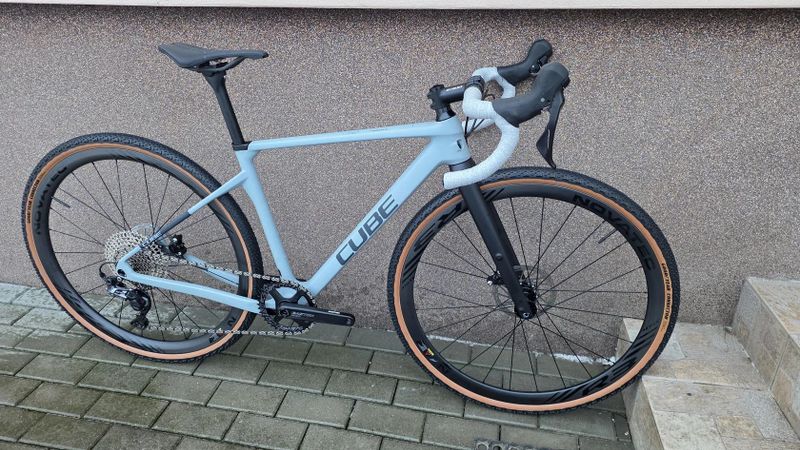 Nový Cube Nuroad C:62 XS, carbon kola