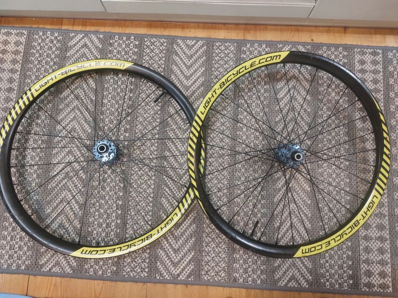 26" enduro karbonová kola light-bicycle na nábojích Hope Evo Pro 2