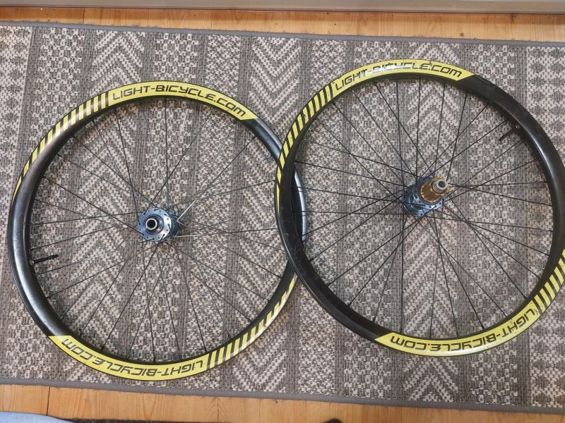 26" enduro karbonová kola light-bicycle na nábojích Hope Evo Pro 2