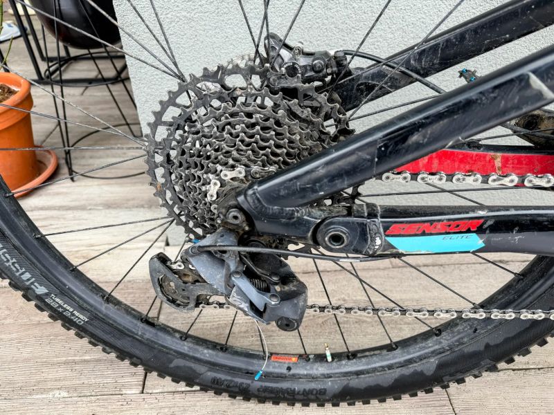 GT Sensor Carbon Elite
