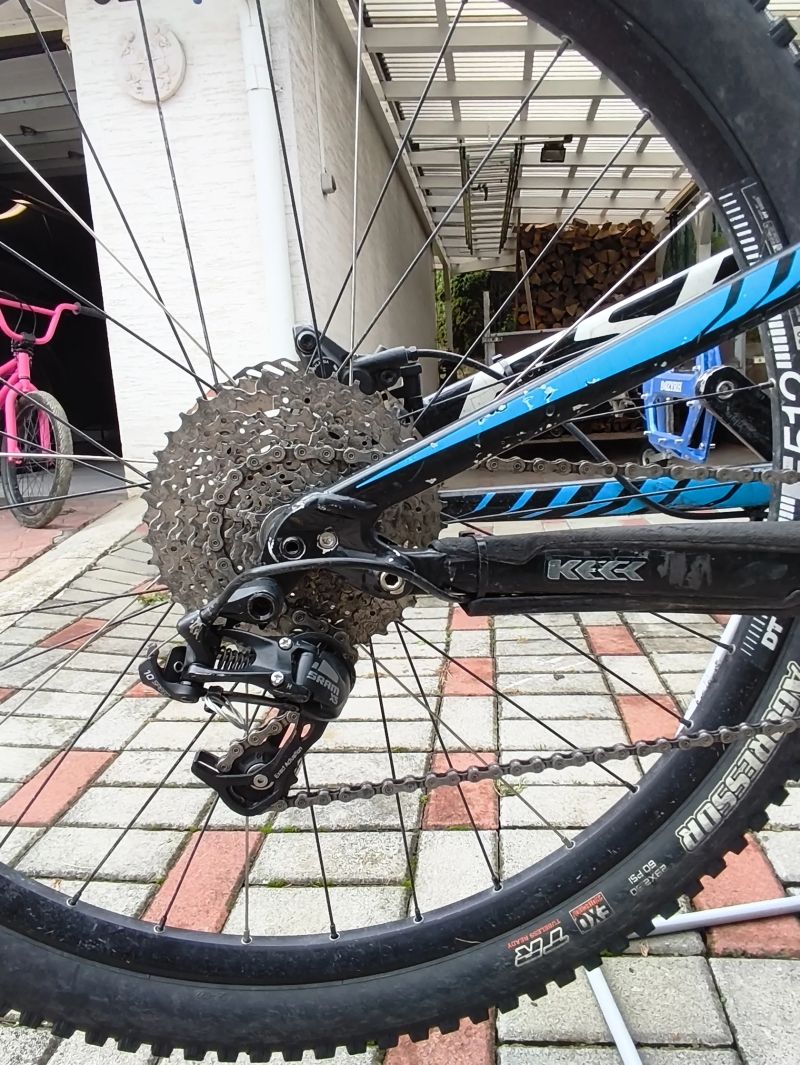 prodám celoodpružené kolo specializet