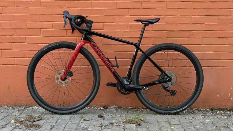 karbonová Orbea Terra M30