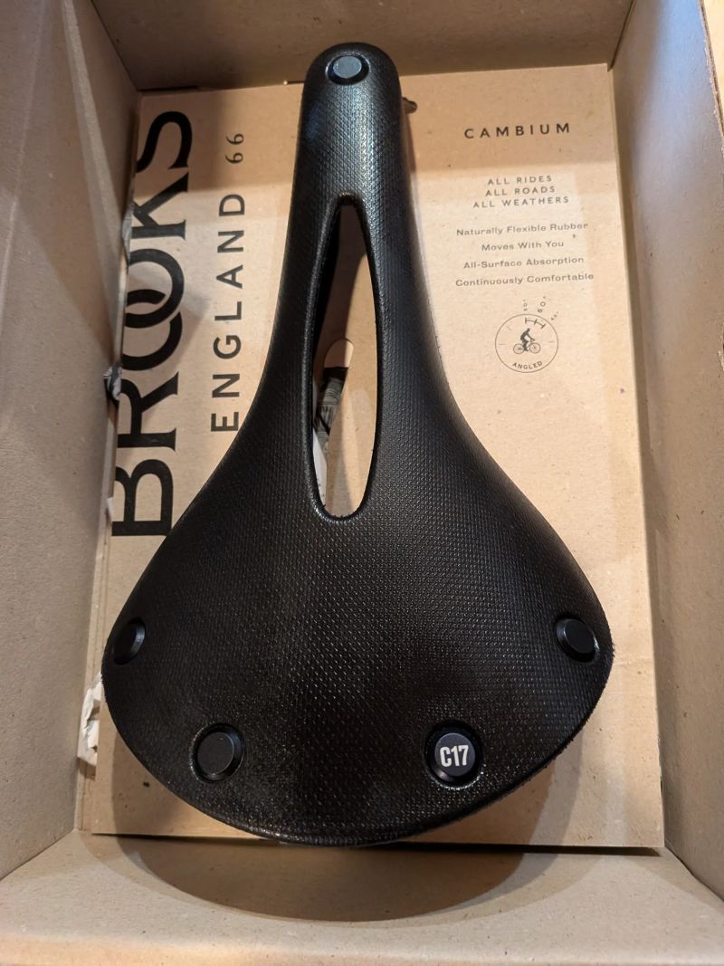 Sedlo Brooks C17 Carved