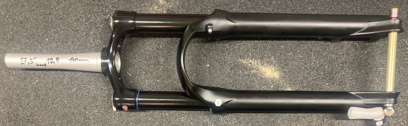 SR Suntour 27,5 140mm boost