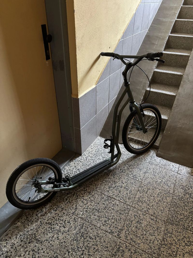 Koloběžka Yedoo S2016