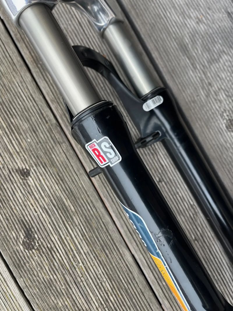 Odpružená vidlice Rock Shox Judy XC 63mm MTB retro