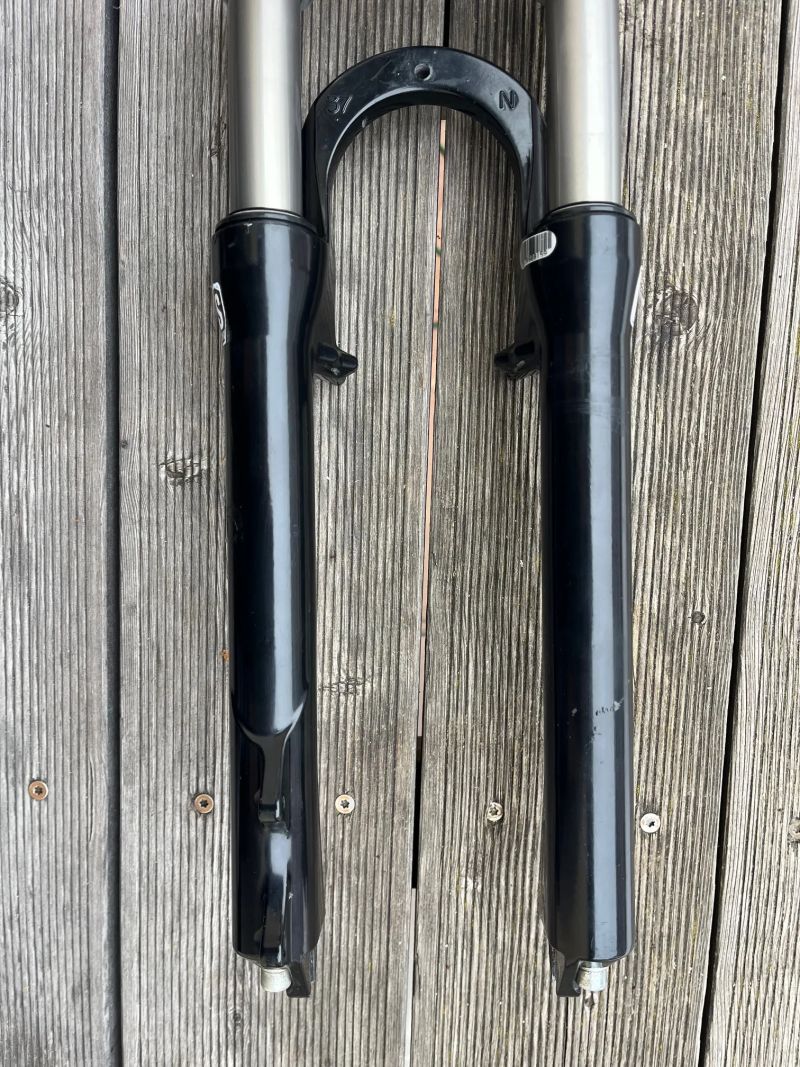 Odpružená vidlice Rock Shox Judy XC 63mm MTB retro