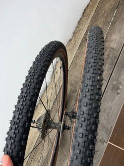 Gravel pláště WTB Resolute TCS Light 42x700