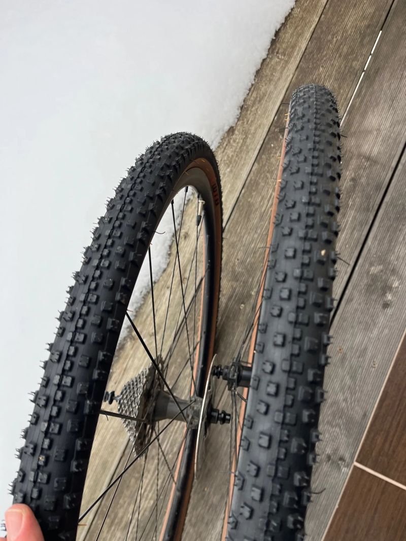 Gravel pláště WTB Resolute TCS Light 42x700