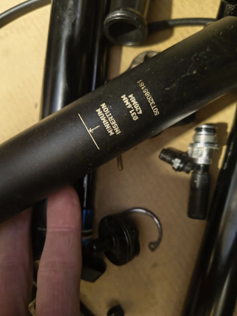 2x teleskopická sedlovka Rock Shox Reverb na díly