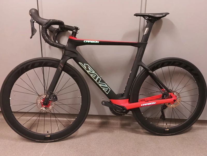 Sava Colorado, vel. 54 (na foto pro výšku jezdce 180)