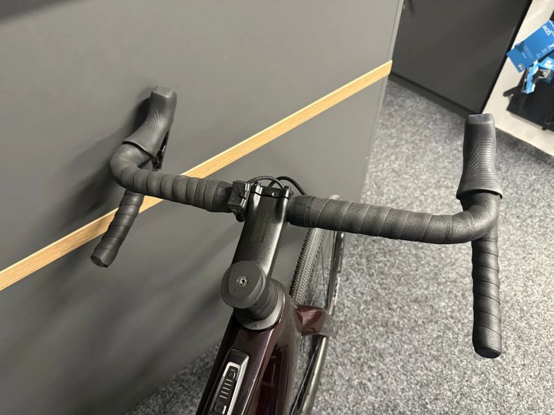 CUBE NUROAD HYBRID C:62 SLT 400X GRAVEL KARBON 709km 2025 vel. XL