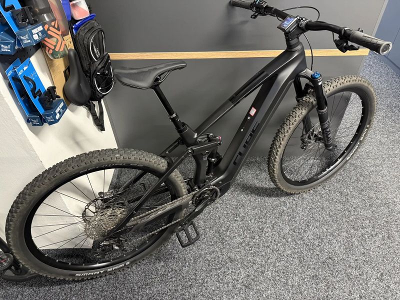 CUBE Stereo Hybrid 140HPC SLX 750 vel.M 2023 411KM KARBON