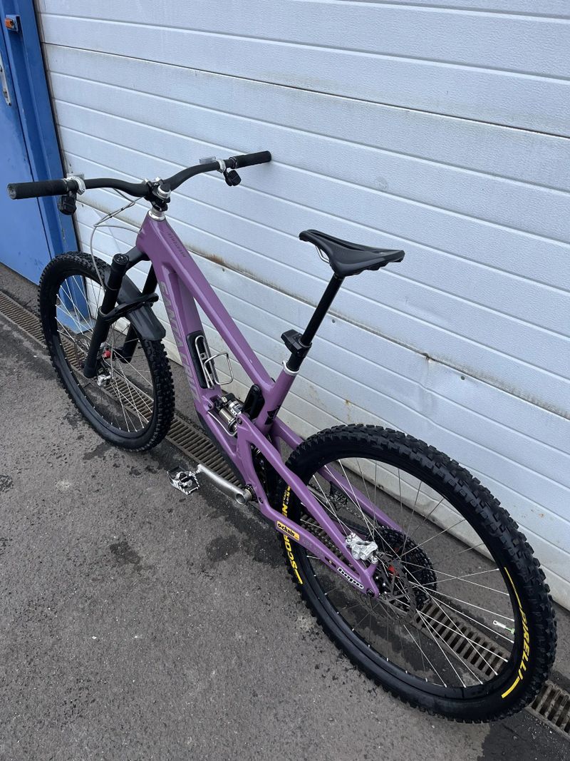 Santa Cruz Megatower C V2 + EXT Storia + příslušenství