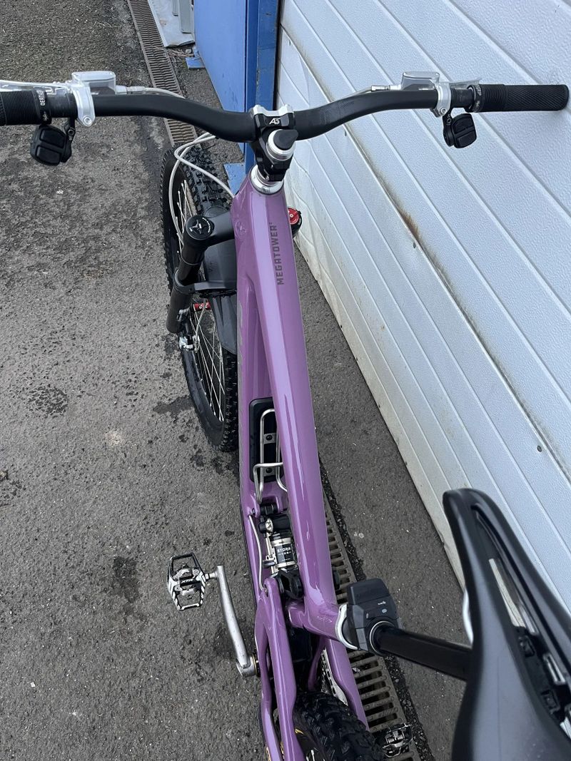 Santa Cruz Megatower C V2 + EXT Storia + příslušenství