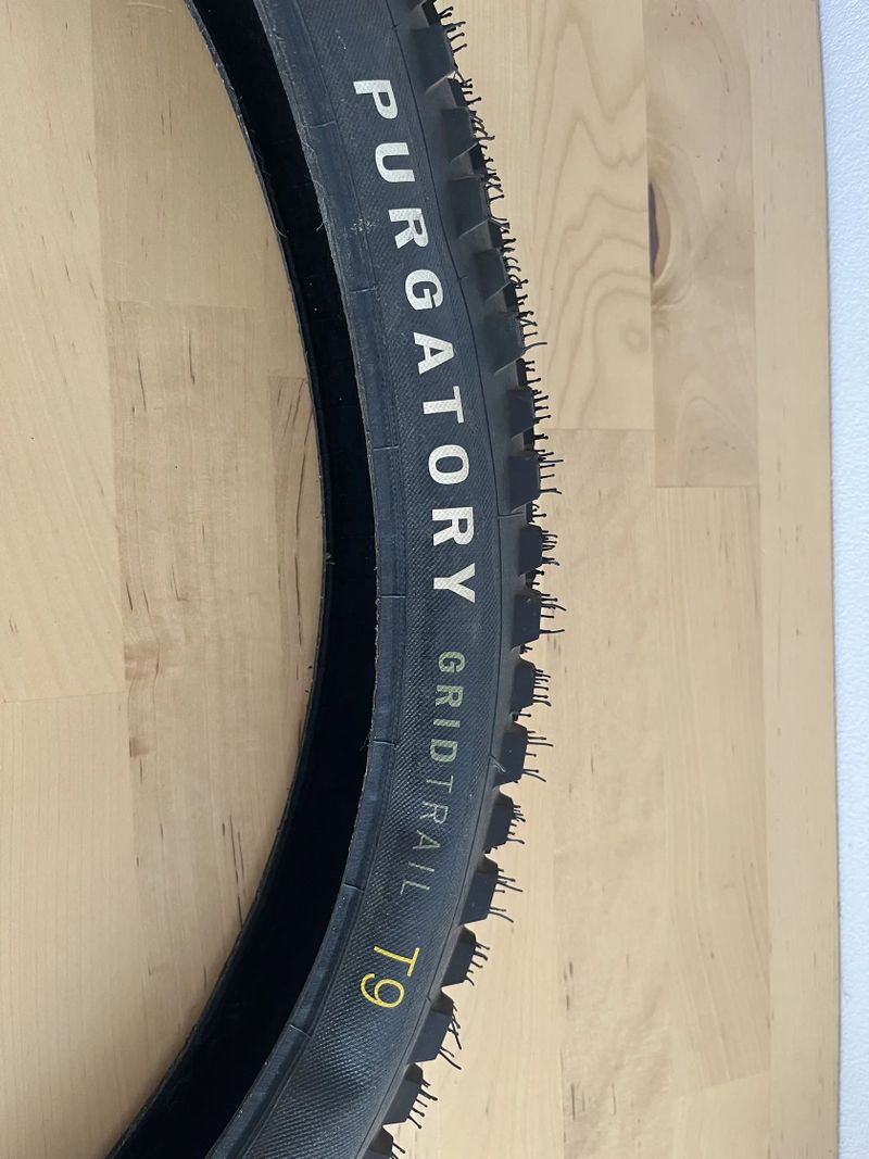 Nové pláště Specialized Purgatory 29x2,4, 1x Grid T7 a 1x Grid Trail T9