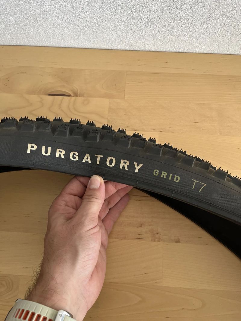 Nové pláště Specialized Purgatory 29x2,4, 1x Grid T7 a 1x Grid Trail T9