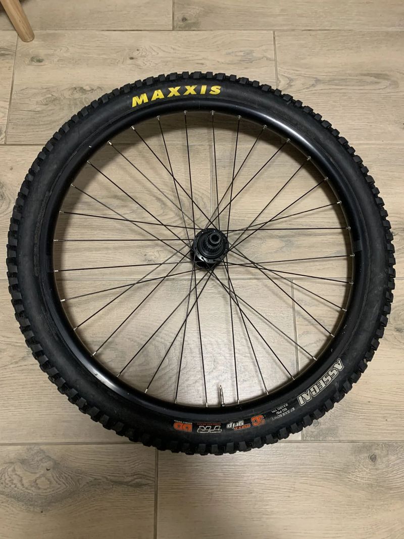 Zadní výplet Newmen 27,5 boost microspline