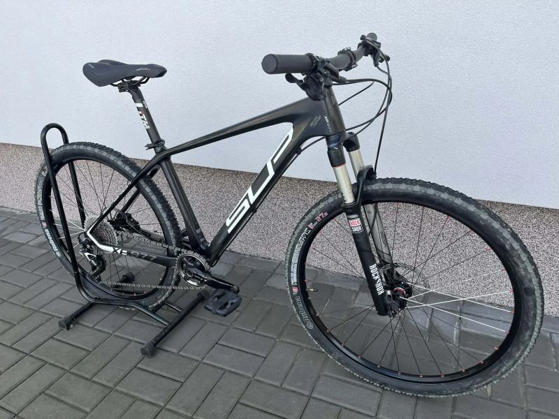 Horské karbonové kolo Superior vel.M 27,5