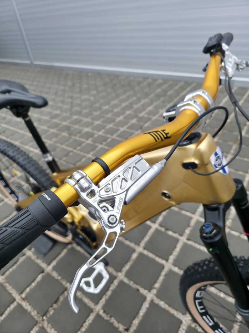 Elektrokolo Pole Voima Enduro Gold 29" velikost M/L / SRAM X0 Transmission / Jediné na prodej v EU