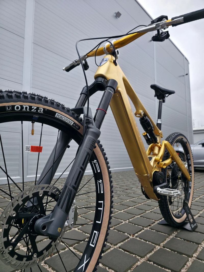 Elektrokolo Pole Voima Enduro Gold 29" velikost M/L / SRAM X0 Transmission / Jediné na prodej v EU